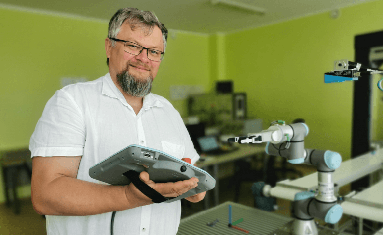 Panevėžyn kollegion ja Techvitasin yhteistyön tulos – uusi teollisuusrobottikompleksi